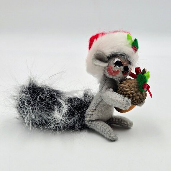 Annalee Winter Woods Squirrel Santa Hat Acorn Ornament Christmas 2008 Read - Picture 8 of 12